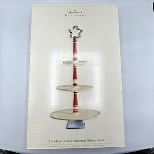Hallmark Ornament 2006 The Merry Bakers Display Stand With All Ornaments NEW